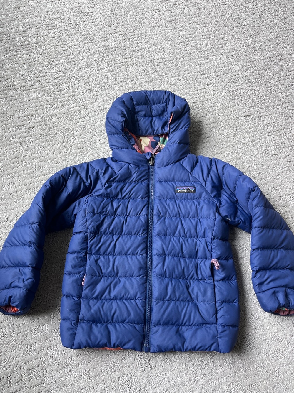 Patagonia Down Hoodie 5T like new